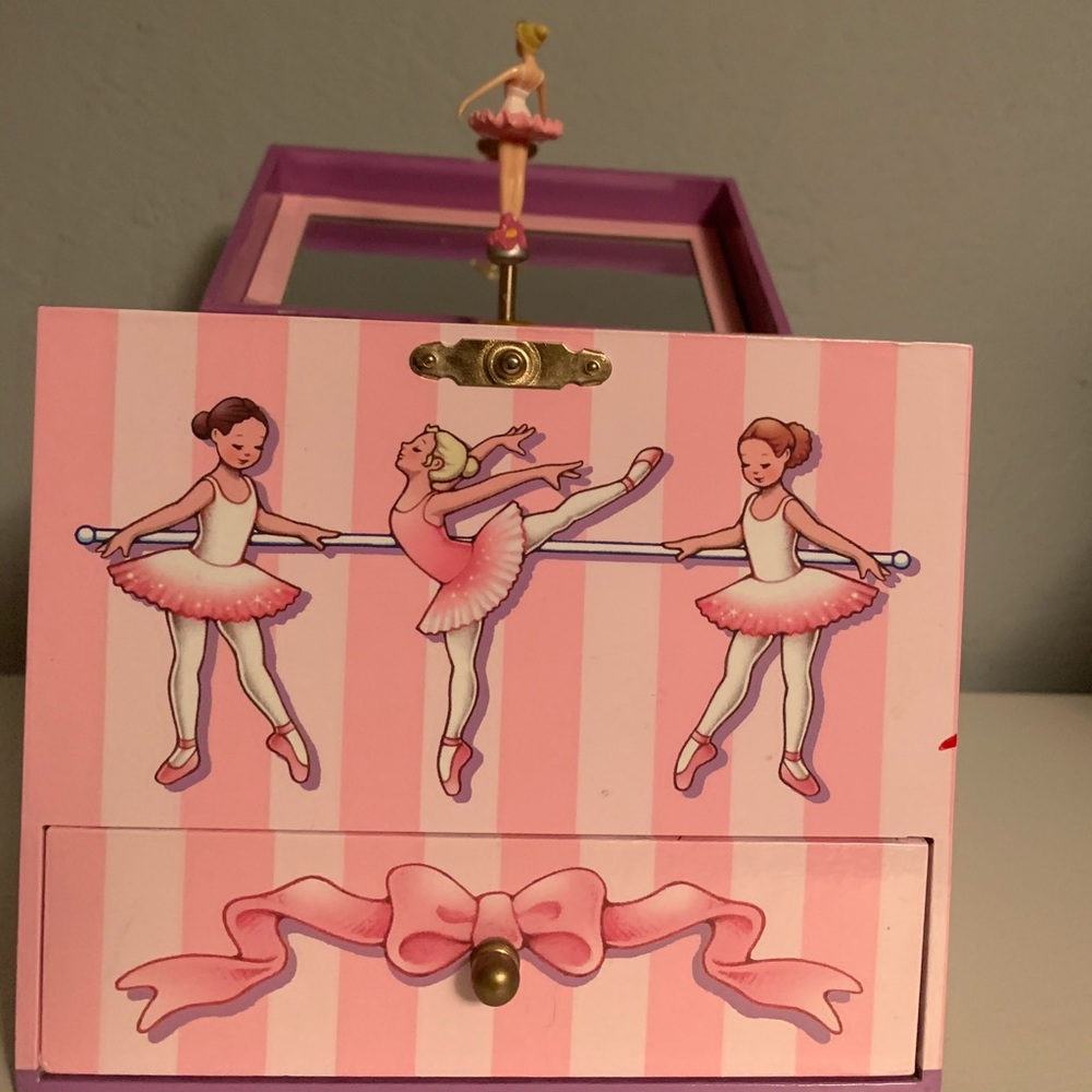 Music Box - Picture 2 of 10